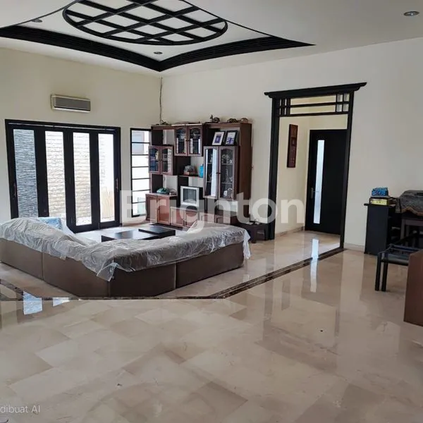 image RUMAH CANTIK DI JEMURSARI SURABAYA (4)