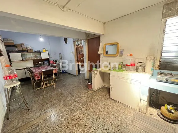 image RUMAH STRATEGIS JALAN UTAMA FAJAR INDAH SOLO (8)