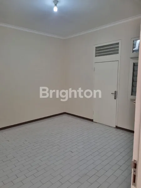 image SEWA RUMAH 1 ½ LANTAI TOMANG JAKARTA BARAT (4)