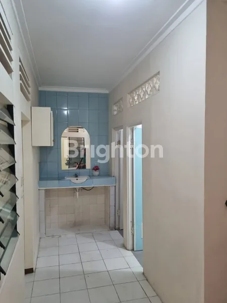 image SEWA RUMAH 1 ½ LANTAI TOMANG JAKARTA BARAT (6)