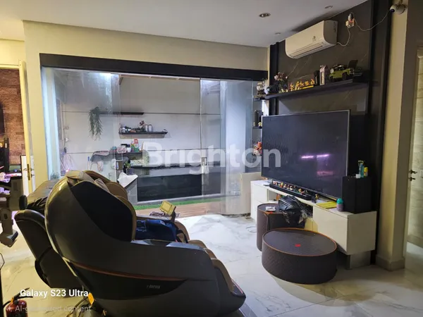 image RUMAH 2 LANTAI FULL RENOVASI SIAP HUNI NORTHWEST PARK CITRALAND DEKAT PAKAL BENOWO GRAND PAKUWON MANUKAN TANDES SIMO BANYU URIP KUPANG INDAH (2)