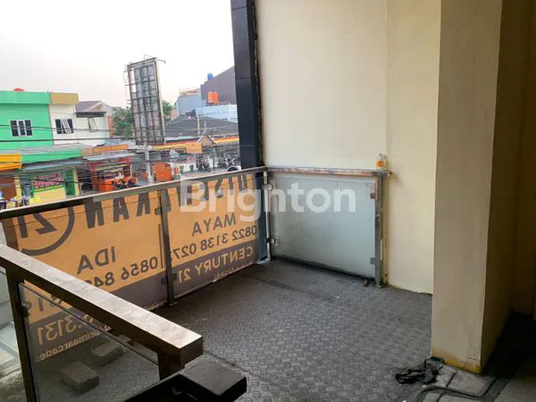 image RUKO  GANDENG 3 LANTAI  BINTARO JAKARTA SELATAN  (7)