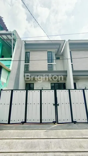 image DIJUAL RUMAH BARU 2 LANTAI MINIMALIS 4 KAMAR DI BARUK MERR RUNGKUT - HARGA 1,7 M NEGO (1)