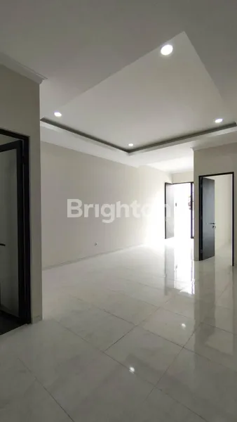 image DIJUAL RUMAH BARU 2 LANTAI MINIMALIS 4 KAMAR DI BARUK MERR RUNGKUT - HARGA 1,7 M NEGO (8)