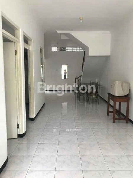 image RUMAH 2 TINGKAT DI DUKUH KUPANG BARAT SURABAYA  (5)