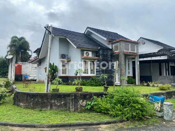 image RUMAH 5 KT DI PESONA MAHAKAM,  POSISI HOOK LT 256M² (3)