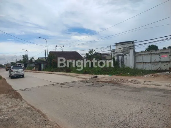 image LAHAN PARKIR ALAT BERAT, STRATEGIS DI SIMPANG PASIR (3)