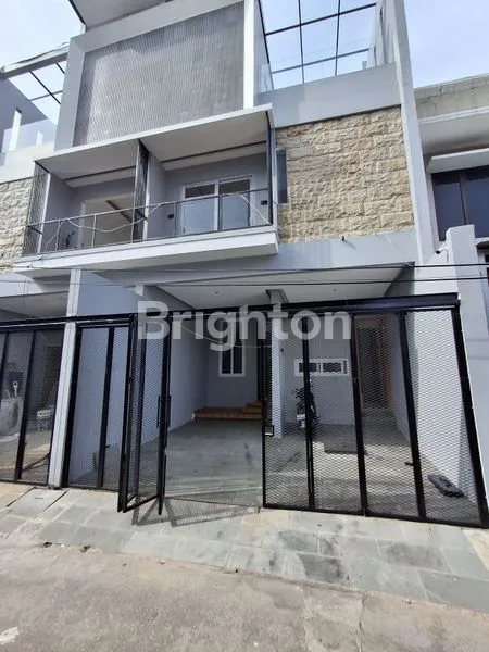 image HUNIAN MEWAH 3 LANTAI, LT 90M² (1)