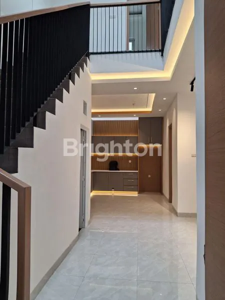 image HUNIAN MEWAH 3 LANTAI, LT 90M² (4)