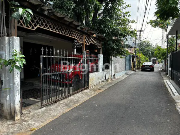 image RUMAH BESAR KOKOH DI BENHIL – COCOK UNTUK KOS / HUNIAN KELUARGA (1)