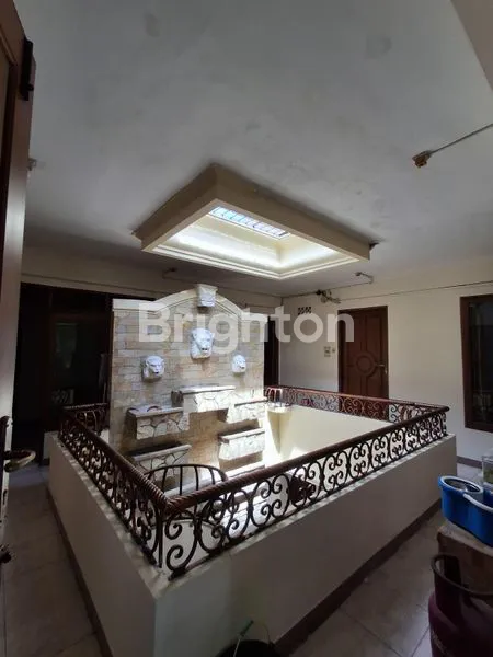 image RUMAH 2,5 LANTAI GROGOL (7)