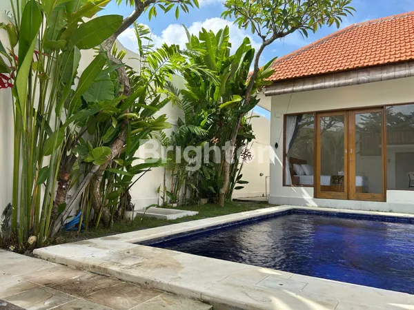 image DISEWAKAN VILLA TROPIS 2BR DEKAT PANTAI BATU BOLONG PRIVATE, STRATEGIS & NYAMAN UNTUK TINGGAL JANGKA PANJANG (2)
