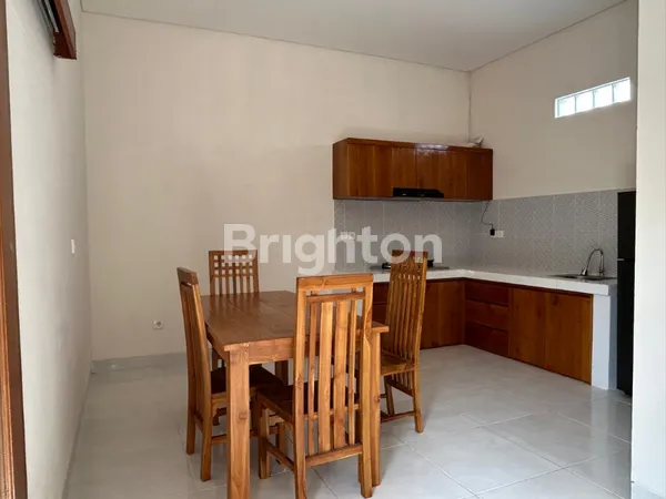 image DISEWAKAN VILLA TROPIS 2BR DEKAT PANTAI BATU BOLONG PRIVATE, STRATEGIS & NYAMAN UNTUK TINGGAL JANGKA PANJANG (3)