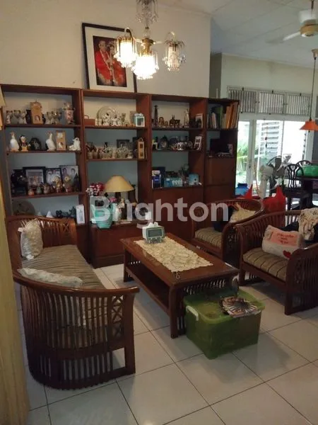 image RUMAH CLASSIC DEKAT PASAR SUNAN GIRI RAWAMANGUN. DEKAT TRANSPORTASI UMUM FAN AKSES TOL RAWAMANGUN JAKARTA TIMUR (4)