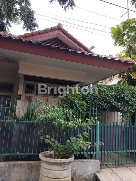 image RUMAH CLASSIC DEKAT PASAR SUNAN GIRI RAWAMANGUN. DEKAT TRANSPORTASI UMUM FAN AKSES TOL RAWAMANGUN JAKARTA TIMUR (1)