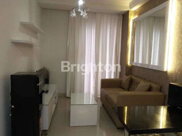 SEWA APARTEMEN SIGNATURE PARK GRANDE 2BR FULL FURNISHED – TOWER THE LIGHT, VIEW KOLAM RENANG, LANTAI 6 – HARGA TERMASUK SERVICE CHARGE