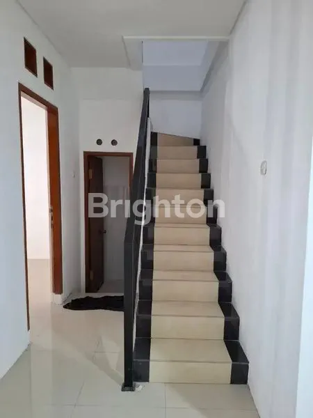 image RUMAH MEWAH 5 KT DI THE GAYUNGSARI SURABAYA (8)