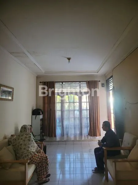 image RUMAH SANGAT STRATEGIS DI JANTUNG KOTA PEKANBARU (5)
