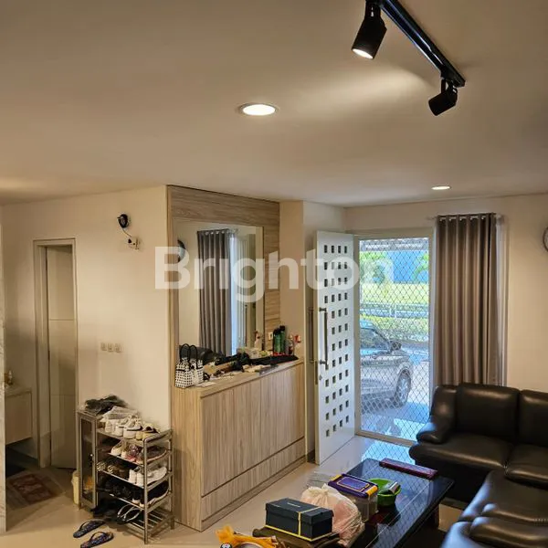 image DIJUAL RUMAH SIAP HUNI GREENLAKE CITRALAND SURABAYA BARAT\\N (3)