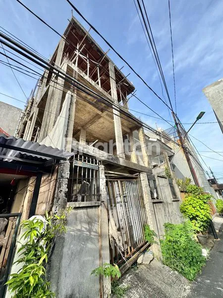 image RUMAH HITUNG TANAH ROW 1 MOBIL DALAM KOMPLEK PERUMAHAN ONE GATE SYSTEM DI TANJUNG DUREN (1)