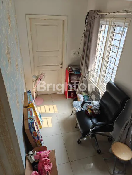 image RUMAH FULL FURNISHED PARKIRAN LUAS OMAHA VILLAGE GADING SERPONG (2)