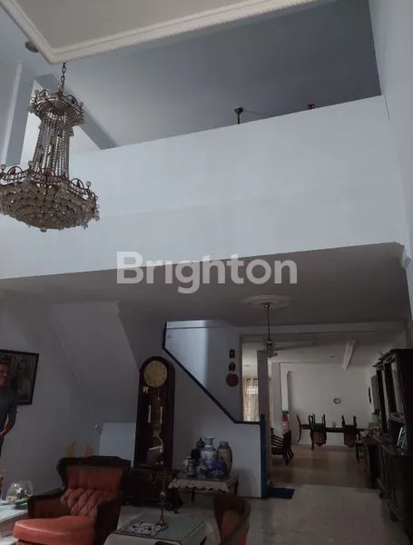 image RUMAH VILLA 2 TINGKAT (4)