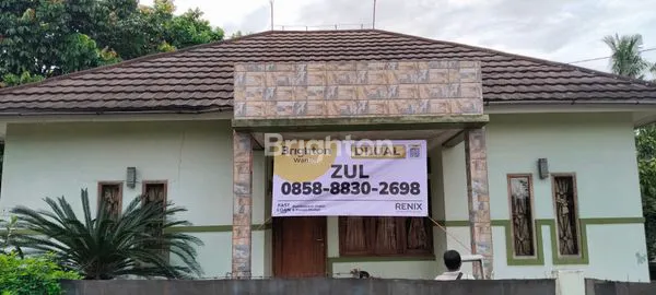 image JARANG ADA! RUMAH SEMI VILLA KOKOH 3KT DI LAHAN VILLA 1.436M² + PARKIR 6 MOBIL PARAKAN CIOMAS BOGOR (1)