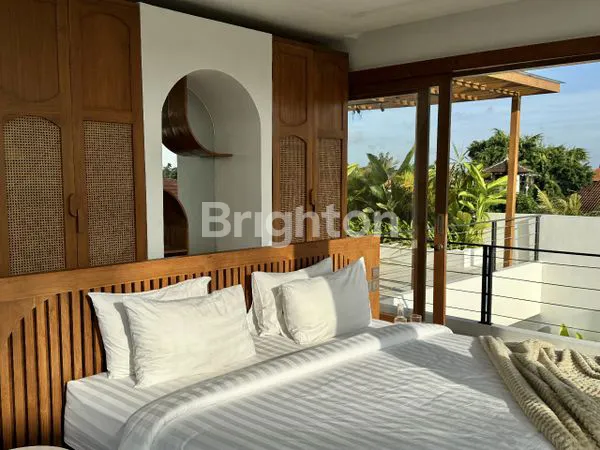 image HIGH-DESIGN 3BR VILLA IN TUMBAK BAYUH NEAR CANGGU & PERERENAN\N/ VILLA 3 KAMAR DESAIN MODERN DI TUMBAK BAYUH DEKAT CANGGU & PERERENAN”\N (3)