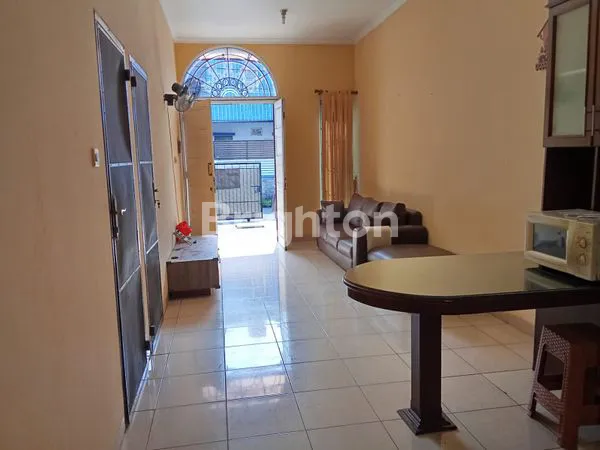 image DIJUAL DAN DISEWAKAN RUMAH SEMI FURNISHED,TAMAN SEMANAN INDAH ,JAKARTA BARAT (2)