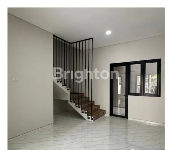 image RUMAH DI KUTISARI INDAH UTARA (2)