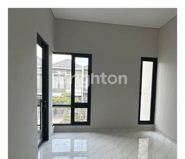 image RUMAH DI KUTISARI INDAH UTARA (4)