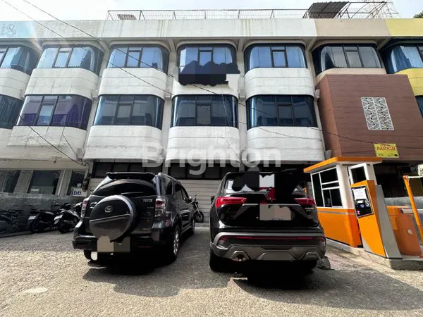 RUKO GANDENG 3 LEBAK BULUS JAKARTA SELATAN