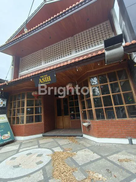 image RUMAH USAHA 2 LANTAI SIAP PAKAI LOKASI TENGAH KOTA DAN STRATEGIS (2)