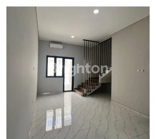 image RUMAH 2 LANTAI DI KUTISARI, LT 85M² HARGA 1.7M (1)
