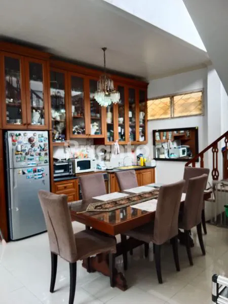 image HUNIAN EKSKLUSIF 6KT DEKAT GATOT SUBROTO (3)