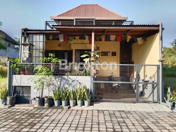 image FOR SALE — MODERN TROPICAL HOME WITH ROOFTOP VIEW (1)