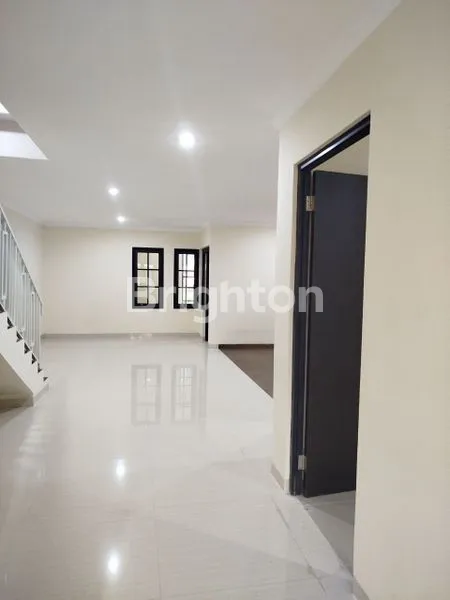 image RUMAH BARU NIRWANA EKSEKUTIF AKSES LANGSUNG  KE KOLAM RENANG DAN GYM (7)