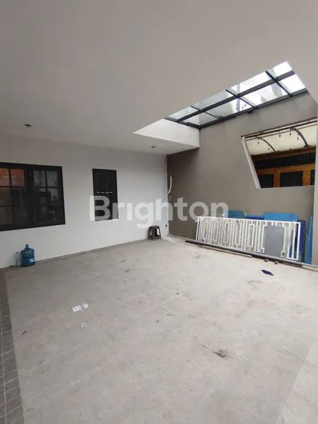image RUMAH BARU NIRWANA EKSEKUTIF AKSES LANGSUNG  KE KOLAM RENANG DAN GYM (8)