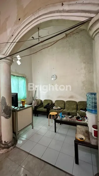 image RUMAH MEDOKAN SEMAMPIR AWS LOKASI TENANG, BANGUNAN TERAWAT COCOK HUNIAN MAUPUN INVESTASI (2)