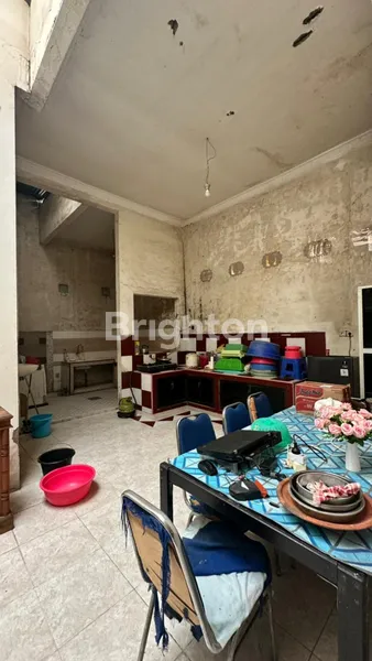 image RUMAH MEDOKAN SEMAMPIR AWS LOKASI TENANG, BANGUNAN TERAWAT COCOK HUNIAN MAUPUN INVESTASI (4)