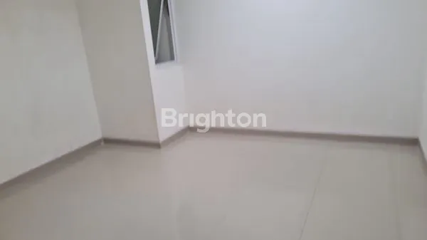 image RUMAH SEWA 2,5 LANTAI DI SUNTER, JAKARTA UTARA (4)
