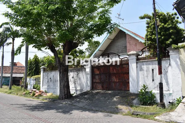 image RUMAH MEWAH LT 95 LB 560 DI PETEMON (1)