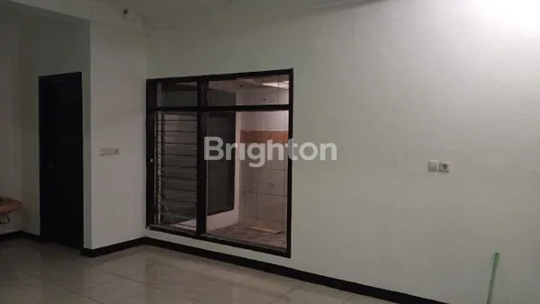image RUMAH 1.5 LANTAI UNFURNISH NGINDEN INTAN TIMUR (4)