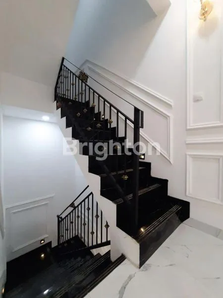 image RUMAH MEWAH SIAP HUNI BANYAK BONUS DI DEPOK (5)