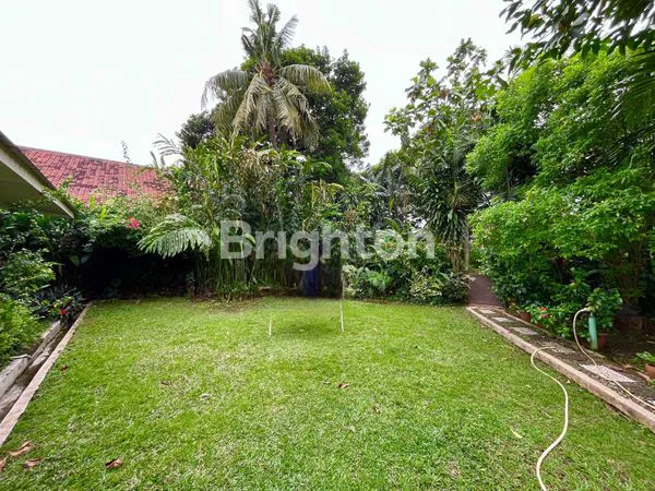 image RUMAH CLASSIC 1 LT BERHALAMAN LUAS,STRATEGIS DEKAT TOLL TB SIMATUPANG,PERKANTORAN DAN TOWN HOUSE (7)