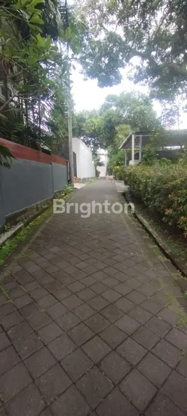 image MODERN TROPICAL VILLA 2BR DI PADONAN  2 LANTAI, LOKASI TENANG, POOL & GARDEN INCLUDED (5)