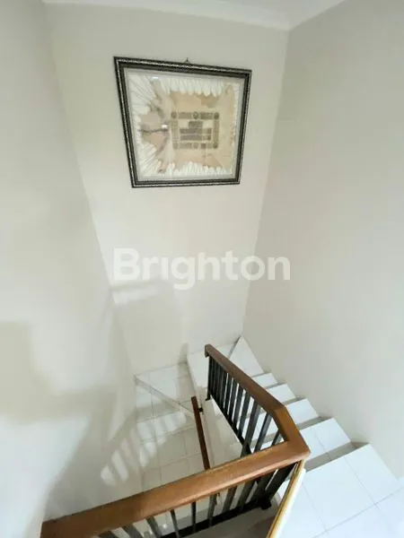 image RUMAH 2 LANTAI VIEW PEGUNUNGAN & GOLF SENTUL (4)