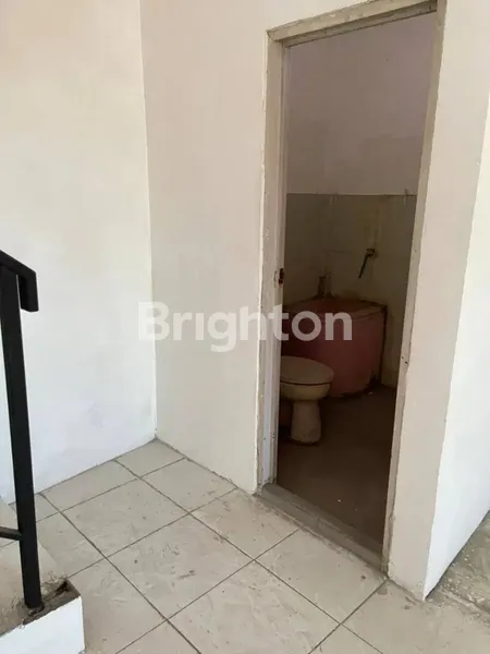 image RUKO RAYA SATELIT SIAP PAKAI DIJUAL CEPAT, SUDAH RENOV DAN CAT ULANG, DEKAT TAJUNGSARI, DEKAT SUKOMANUNGGAL  (2)