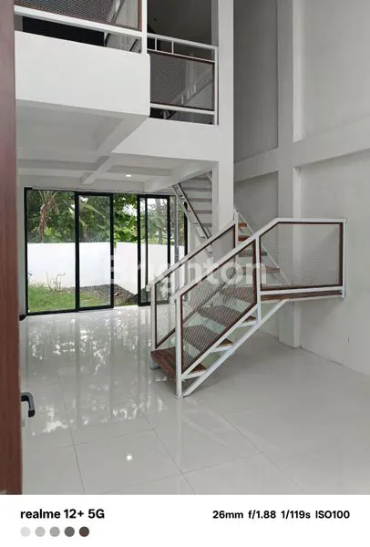 image RUMAH BARU 2 LANTAI MODERN MINIMALIS DI SEMARANG BARAT (2)