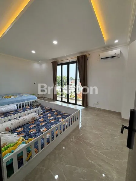 image RUMAH 3 LANTAI, LT 146M LB 280M CIBUBUR RP 1,8M NEGO (3)